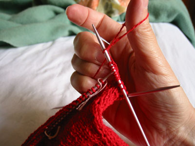 Knitting a mitten